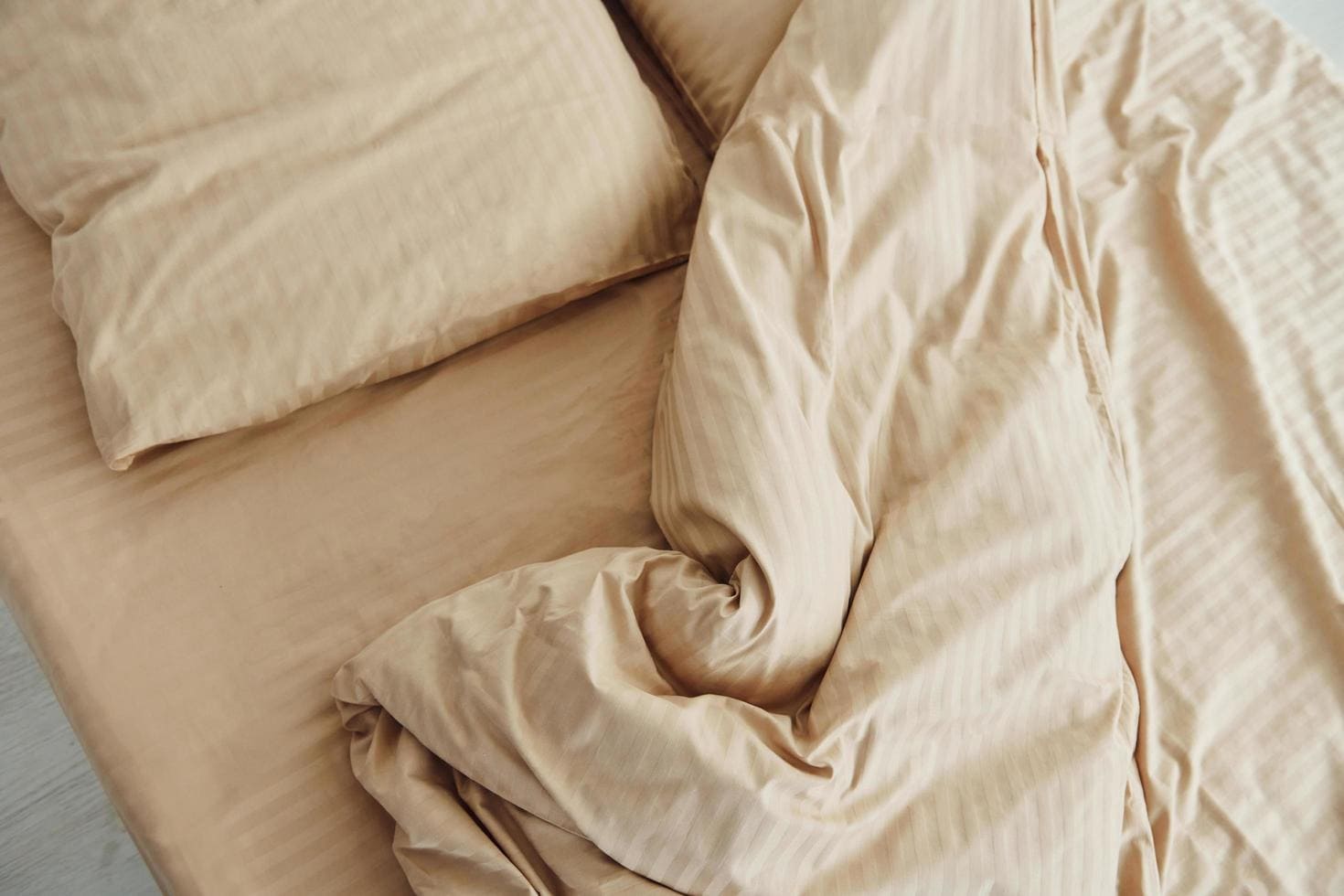 Prześcieradło Satynowe Caramel Line – Karmelowe